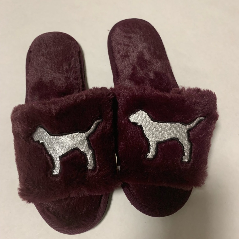 NWT Pink by Victoria’s Secret fuzzy slippers